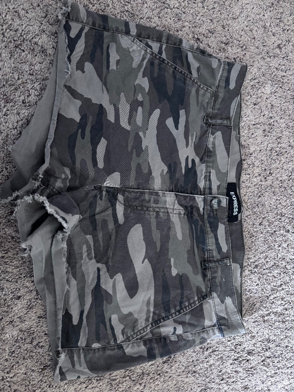 Express camo women’s shorts size 14